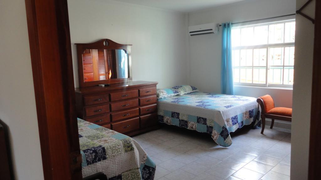 Dreibettzimmer mit eigenem Bad