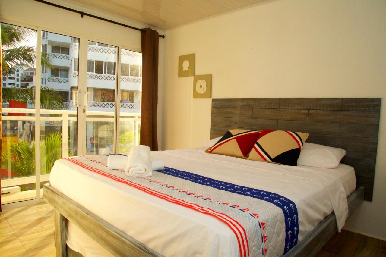Quarto Superior com 2 Camas de Solteiro Vista da Cidade