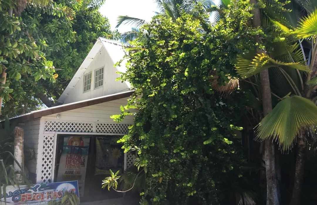 Bugry Beach Hostel-1