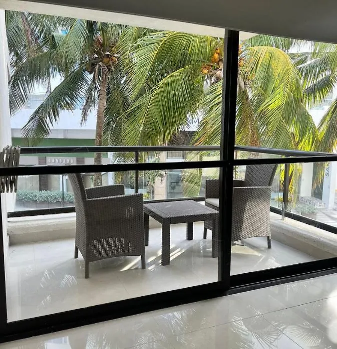 Apartamento con excelente ubicación BAYPOINT-1