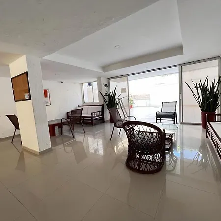 Liliana Prado Edificio Bailey Boat Apt 303-3