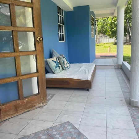 Islander House On Rocky Cay Beach-3
