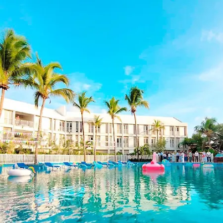 Hotel Blue Cove By On Vacation-2
