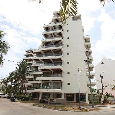 Apartamento En El Centro De San Andres Islas Con Vista Al Mar- Edificio Bay Point 703-2
