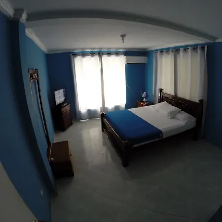 Zippy'S Sea View Apartments-2