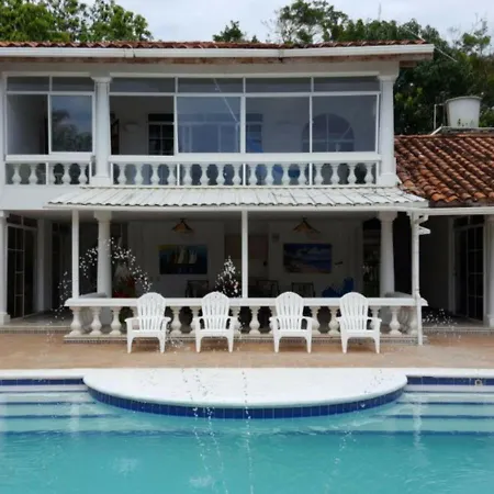 Casa Con Piscina Para Grupos En San Andres-2